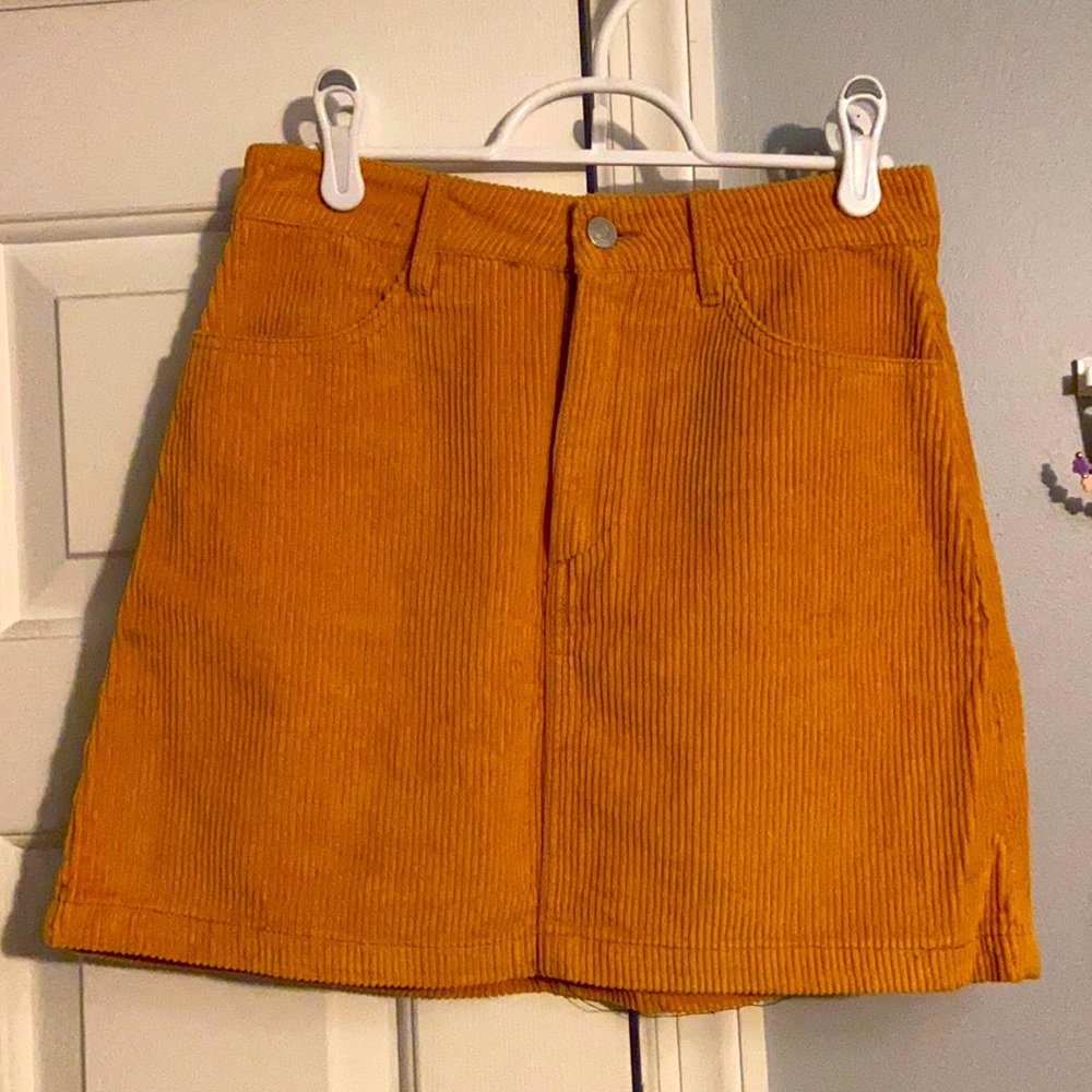 Orange mini skirt!